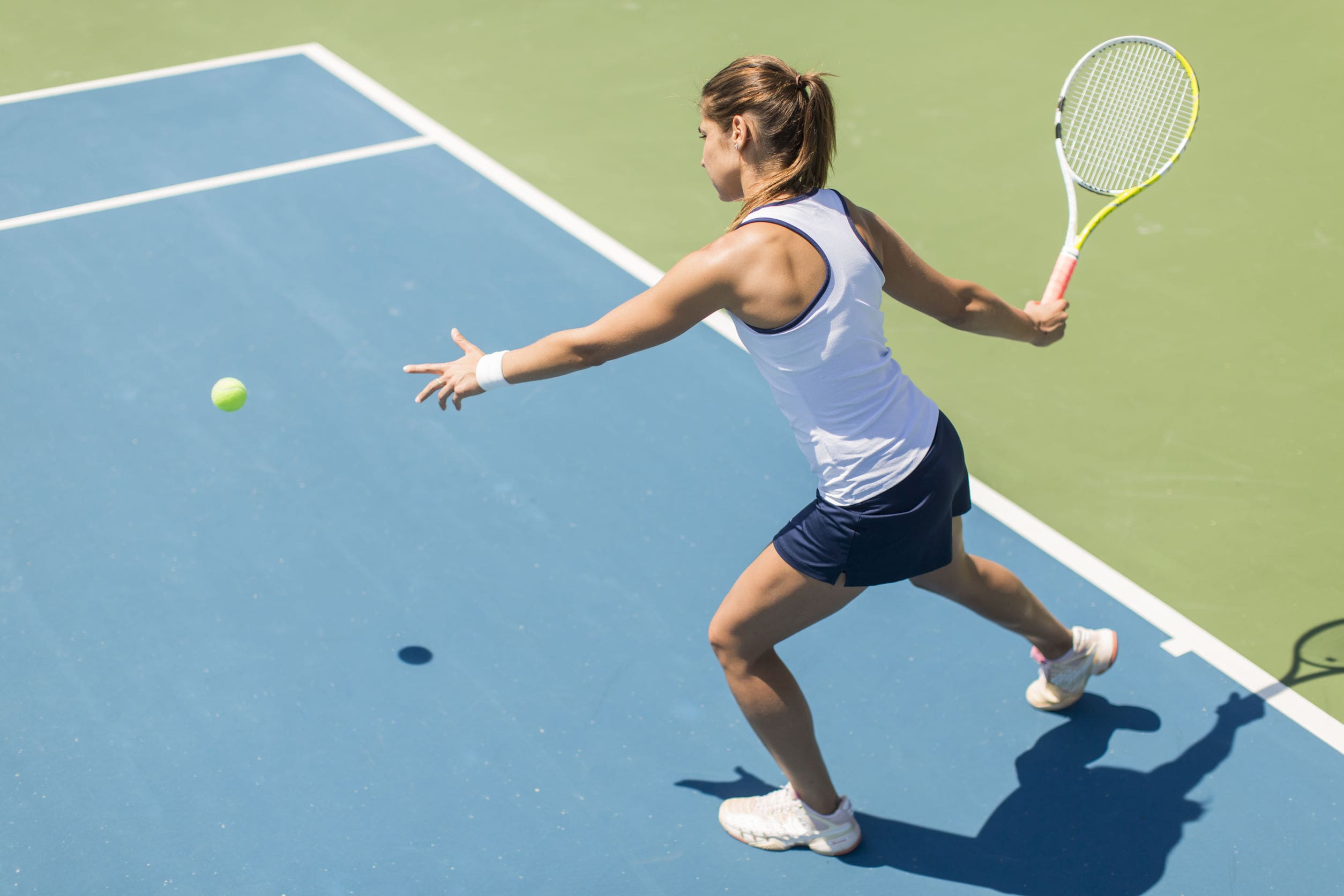 Read more about the article Miért jó megoldás a rekortán és az akril teniszpálya burkolat?